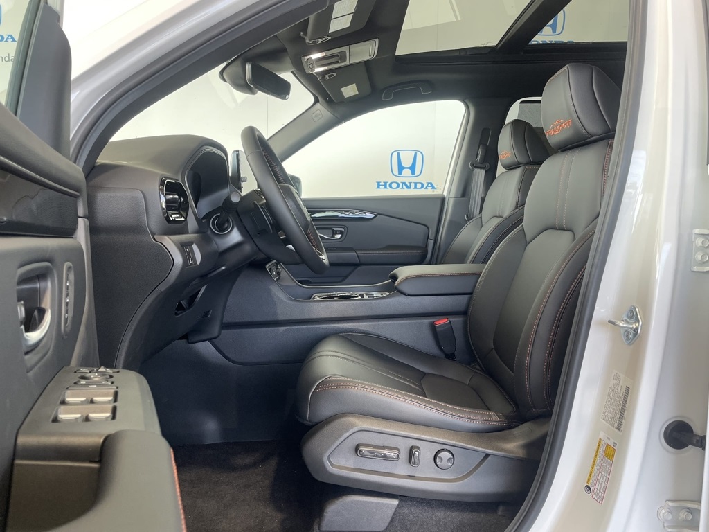 Thumbnail: 2025 Honda Pilot - 11