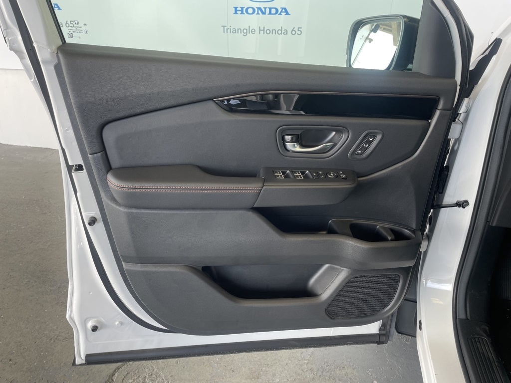 Thumbnail: 2025 Honda Pilot - 25