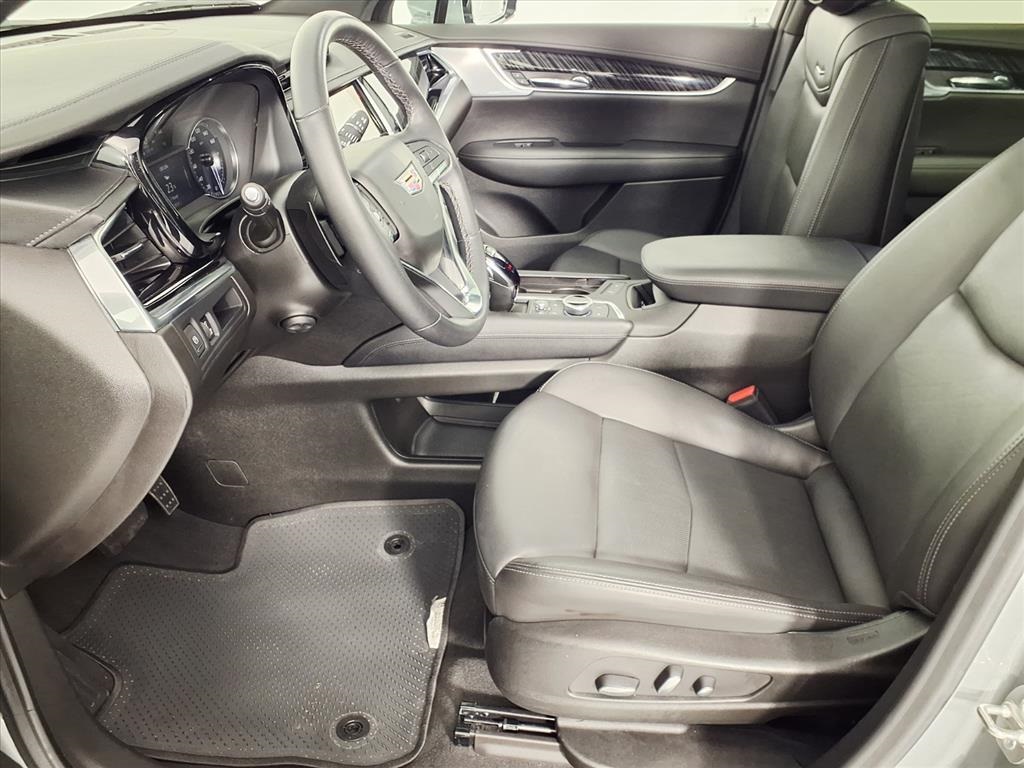 2025 Cadillac XT6 Premium Luxury - 6