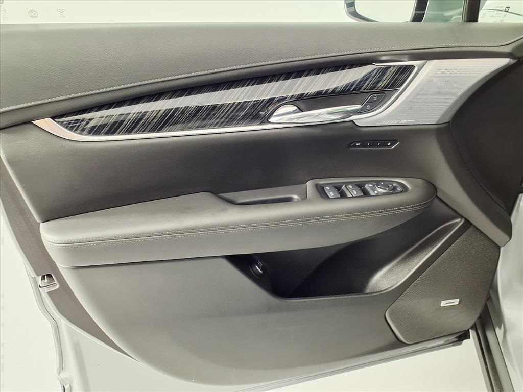 2025 Cadillac XT6 Premium Luxury - 8