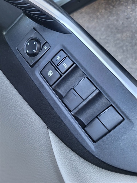 Used Car 2020 Toyota Rav4 Hybrid  Xle For Sale Under $30,000 In San Antonio, Texas