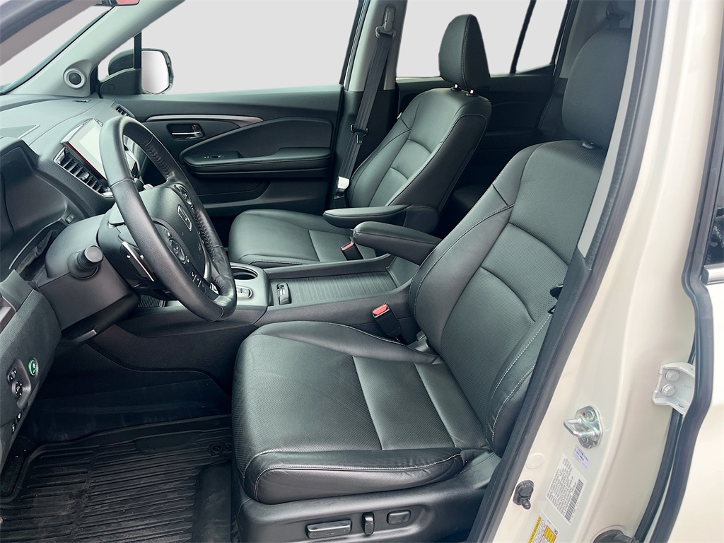 2023 Honda Ridgeline RTL-E White at AutoSavvy Houston Southwest