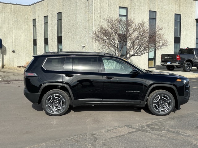 2026 Jeep Cherokee Laredo 4WD
