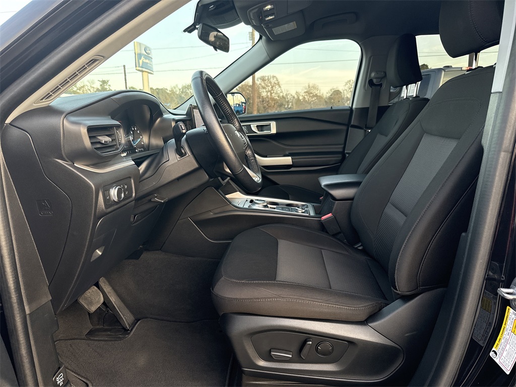 2022 Ford Explorer XLT - 11