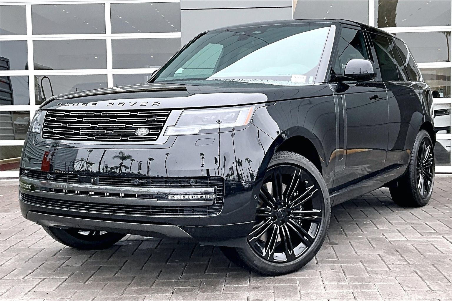 2026 Land Rover Range Rover P530 SE AWD