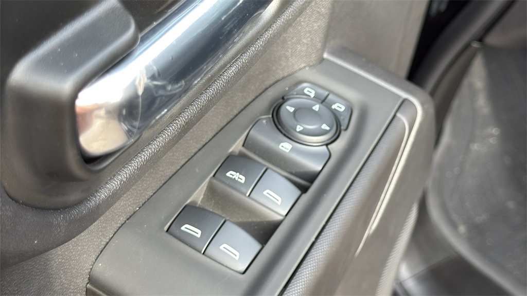 2024 Chevrolet Silverado 1500 Custom - 9