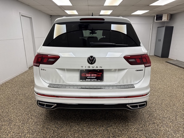 2022 Volkswagen Tiguan SEL Premium R-Line photo 2