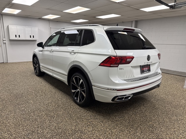 2022 Volkswagen Tiguan SEL Premium R-Line photo 3