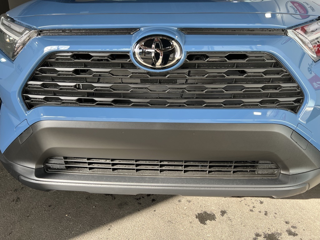 Thumbnail: 2025 Toyota RAV4 - 12