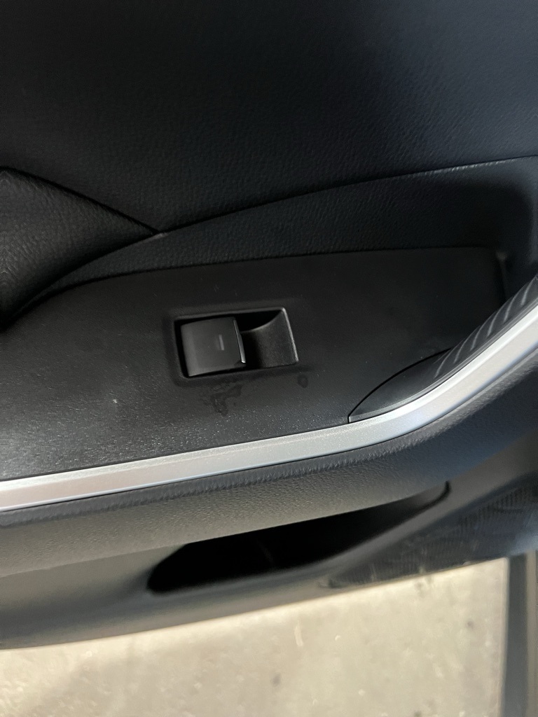 Thumbnail: 2025 Toyota RAV4 - 25