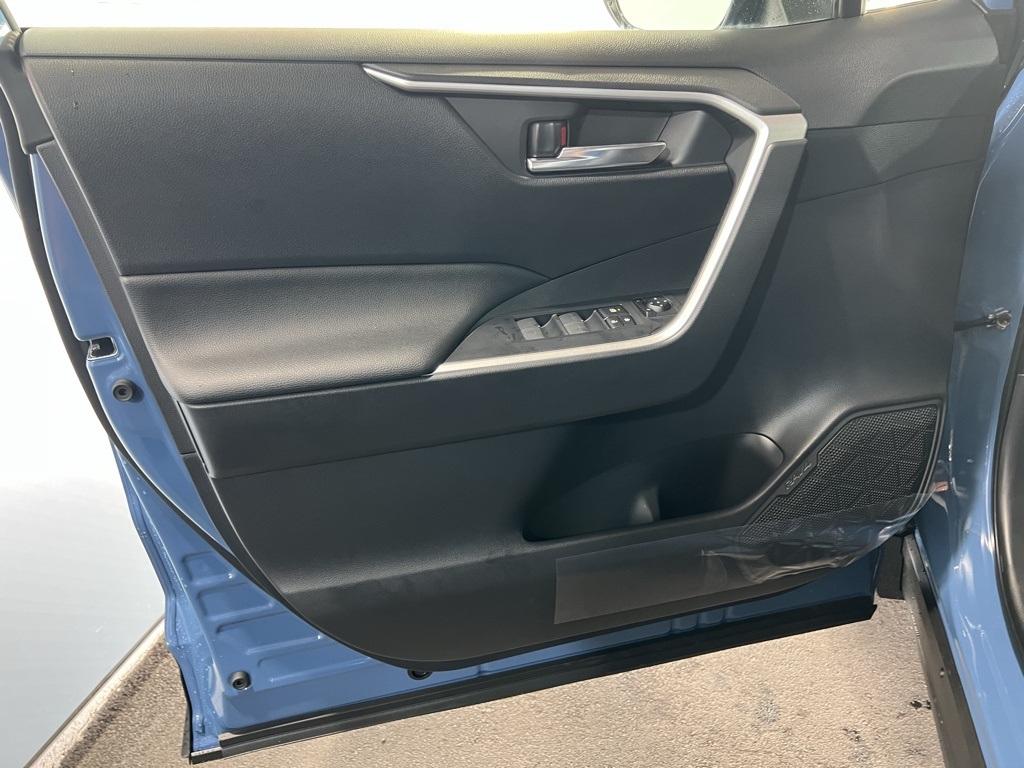 Thumbnail: 2025 Toyota RAV4 - 30