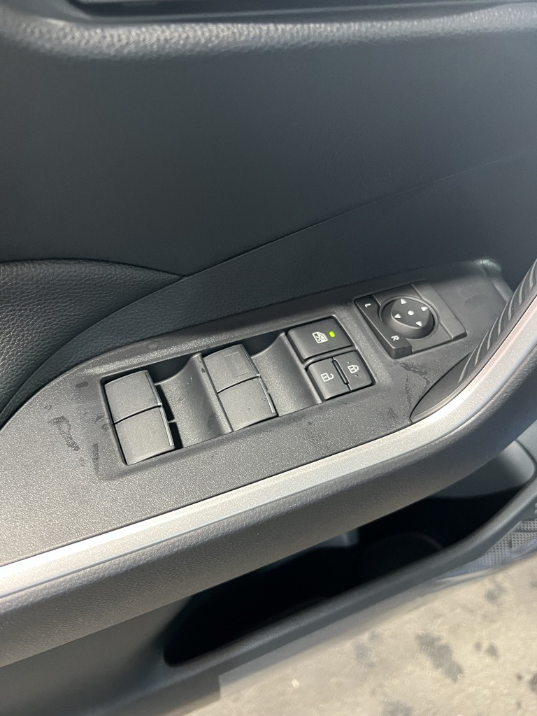 Thumbnail: 2025 Toyota RAV4 - 31