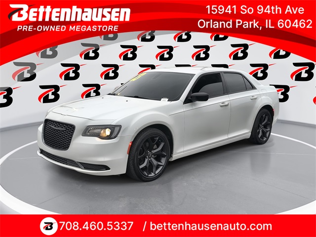 2023 Chrysler 300 Touring RWD