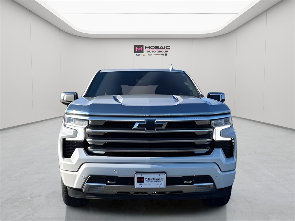 Used 2024 Chevrolet Silverado 1500 High Country with VIN 1GCUDJE81RZ272172 for sale in Zumbrota, Minnesota