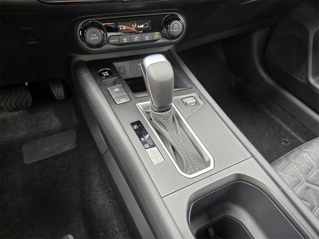 2026 Nissan Kicks SV - 11