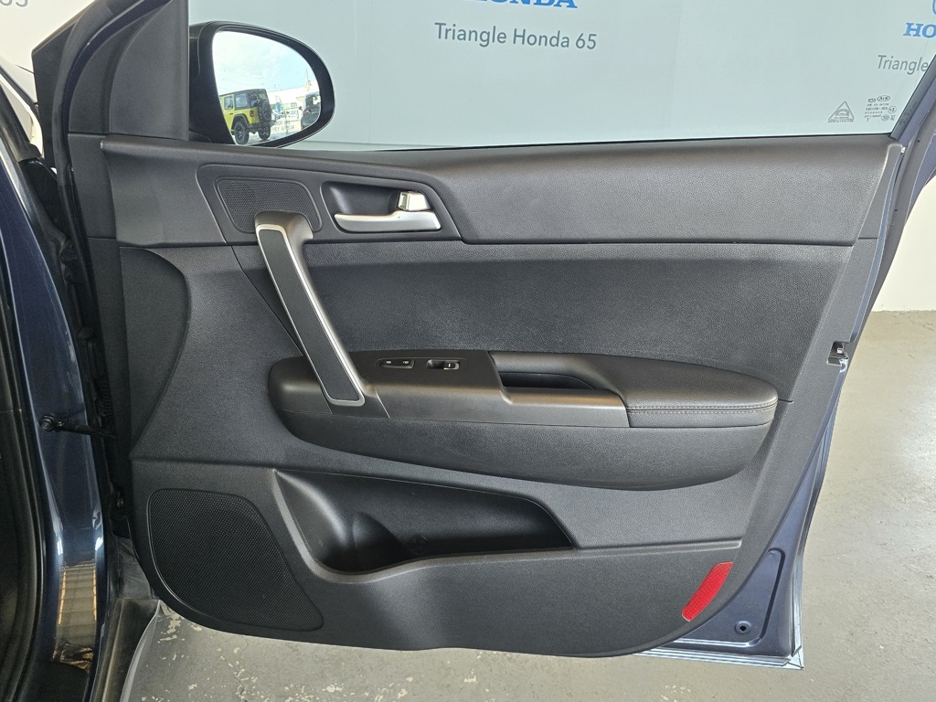 Thumbnail: 2021 Kia Sportage - 12