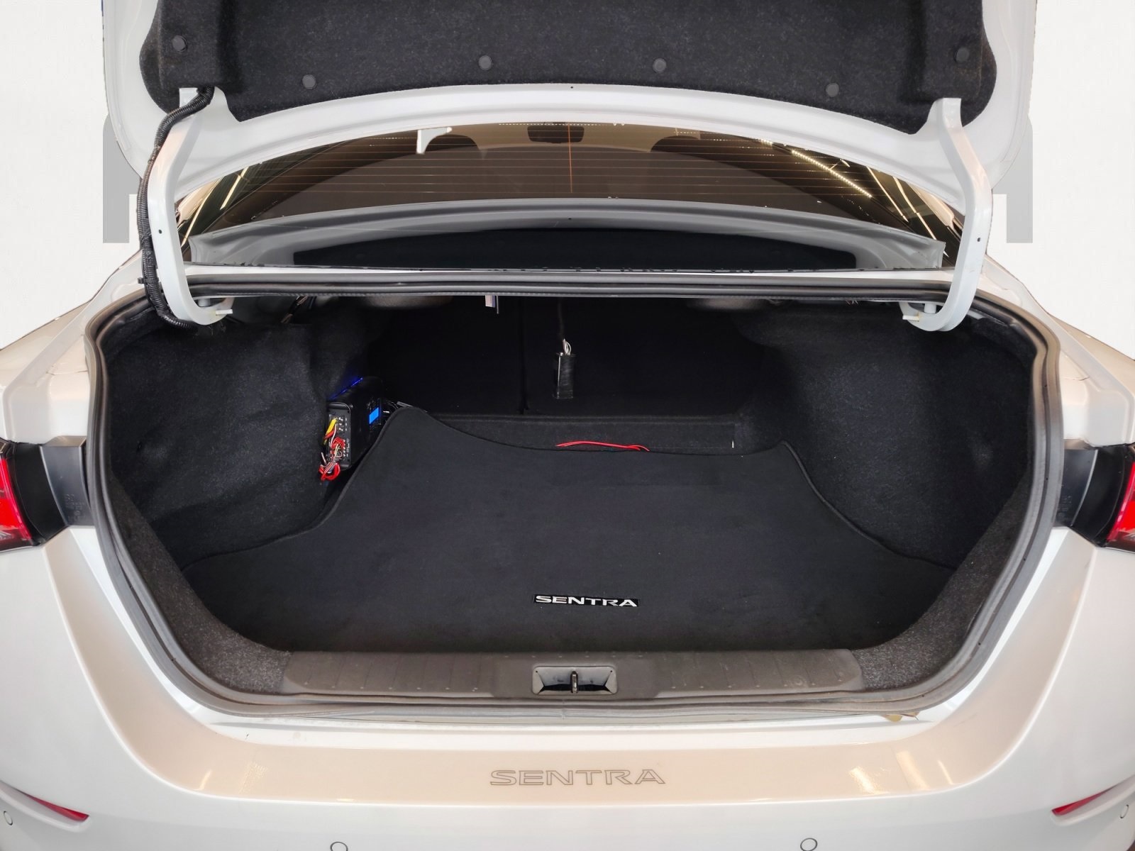 Used Car 2022 Nissan Sentra  Sr For Sale Under $20,000 In San Antonio, Texas