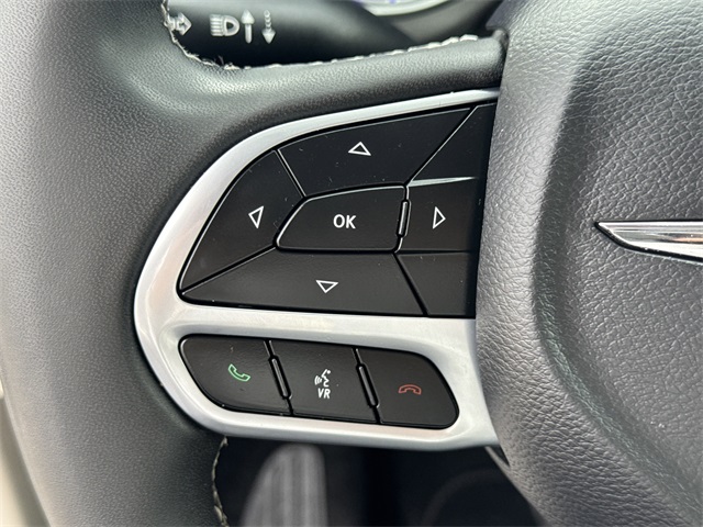 2024 Chrysler Pacifica Touring L White at River Oaks CDJR