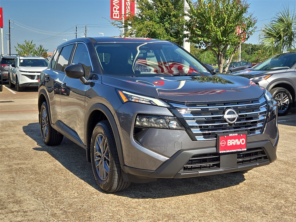 2026 Nissan Rogue S photo 2