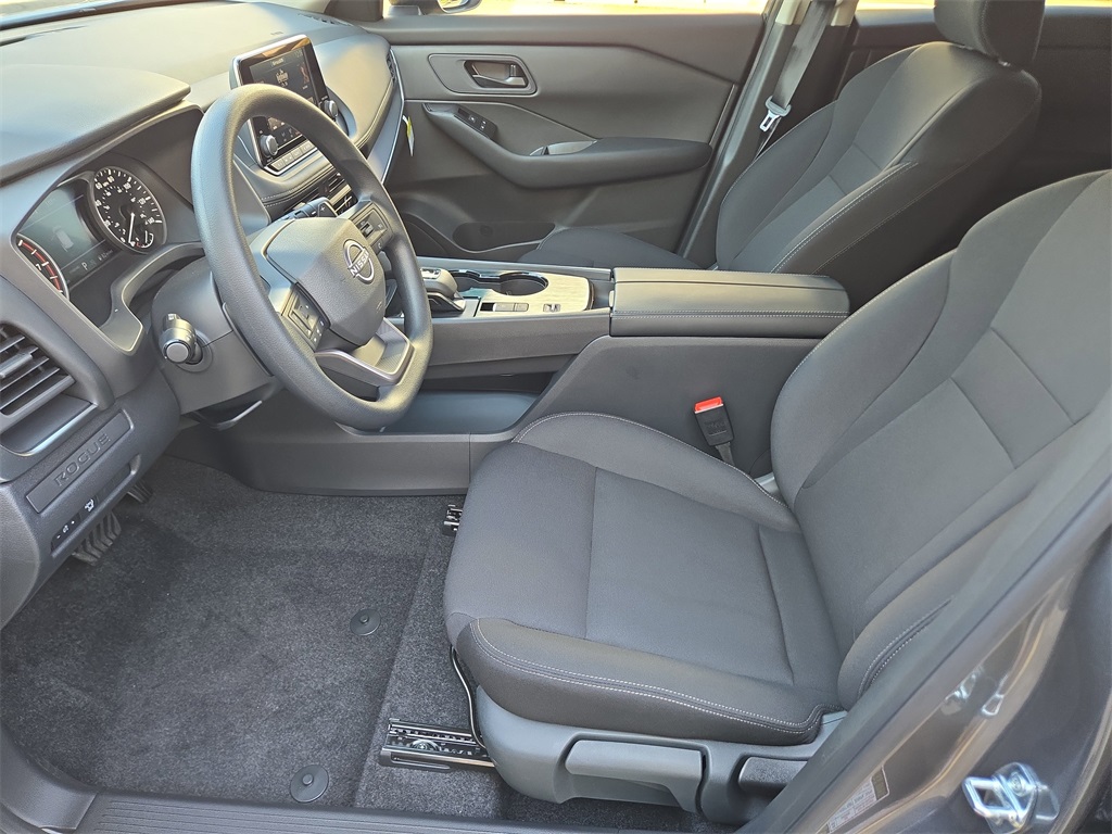 2026 Nissan Rogue S photo 7