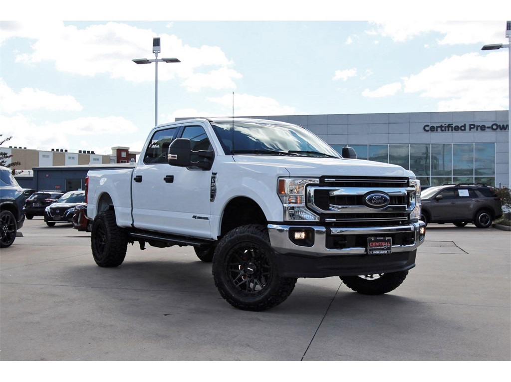 2022 Ford F-250SD XLT White at Autostrade