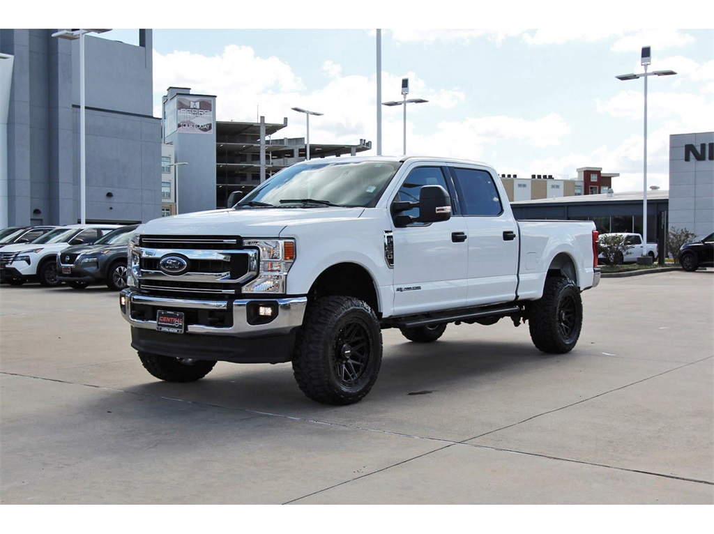 2022 Ford F-250SD XLT White at Autostrade