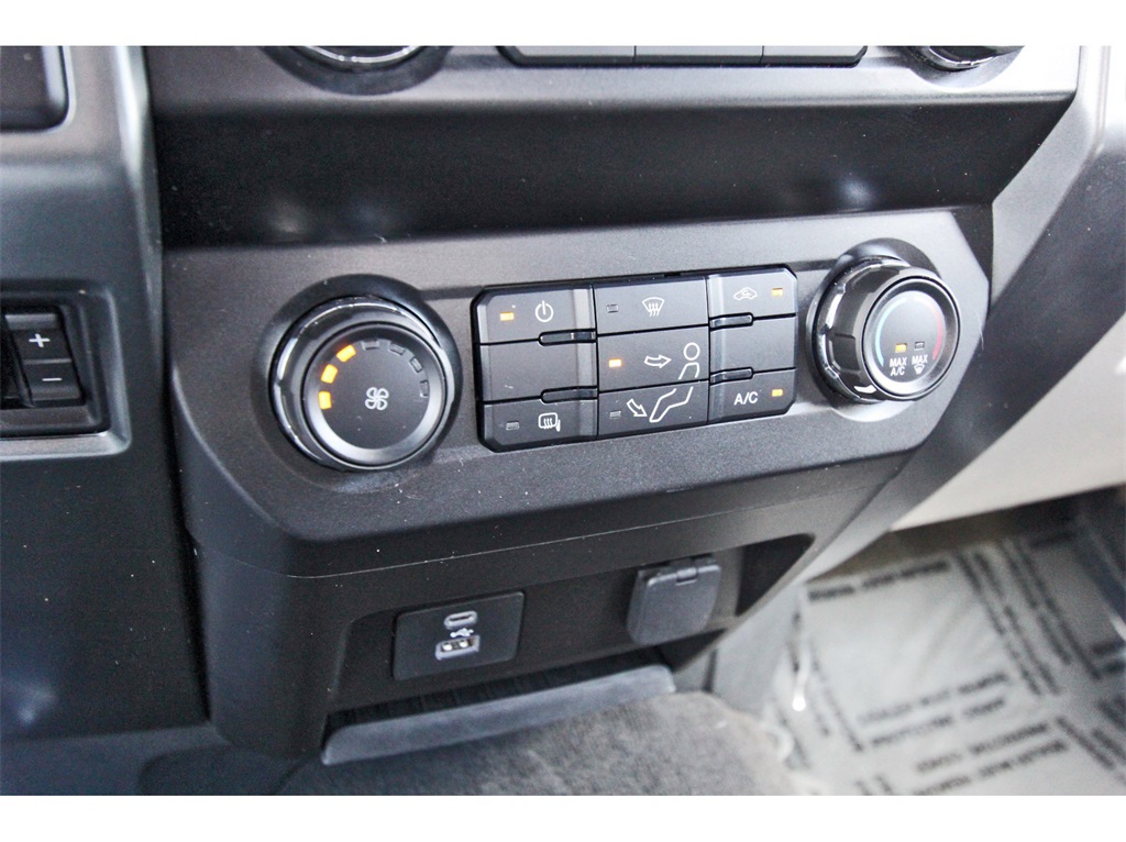 2022 Ford F-250SD XLT White at Autostrade