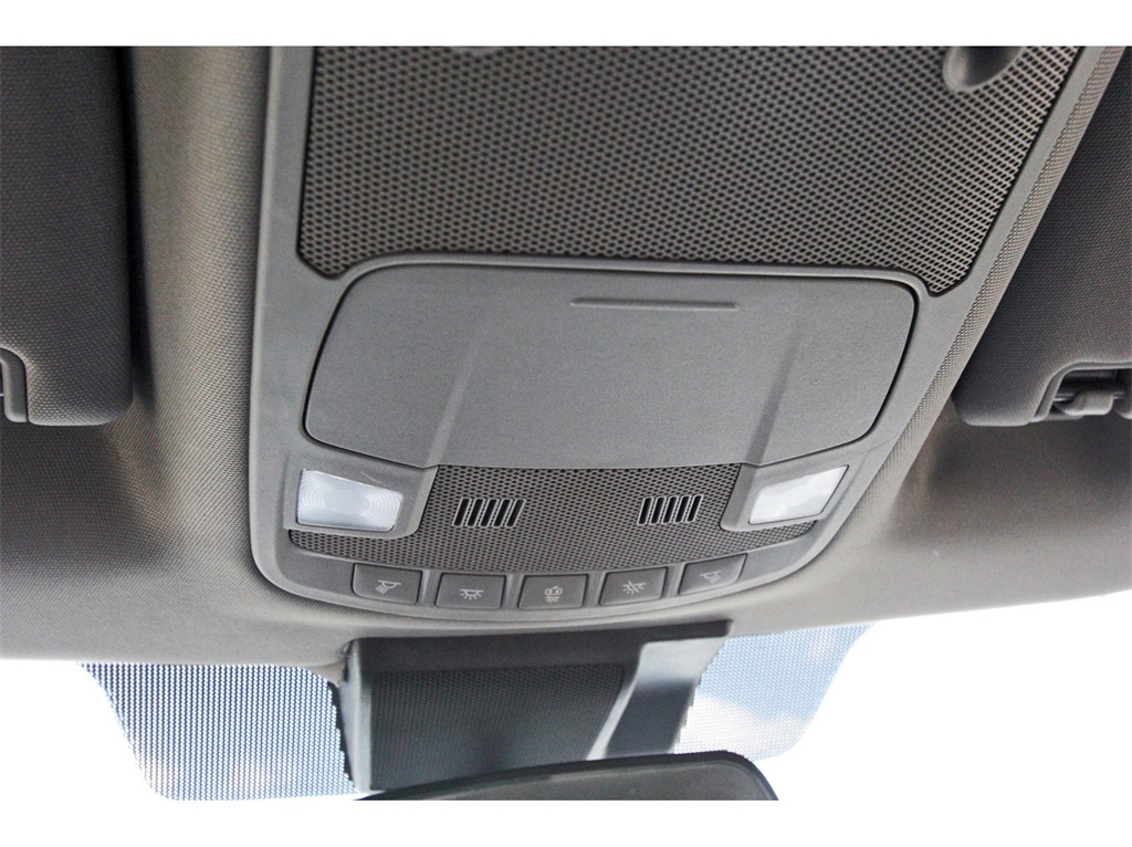 2022 Ford F-250SD XLT White at Autostrade