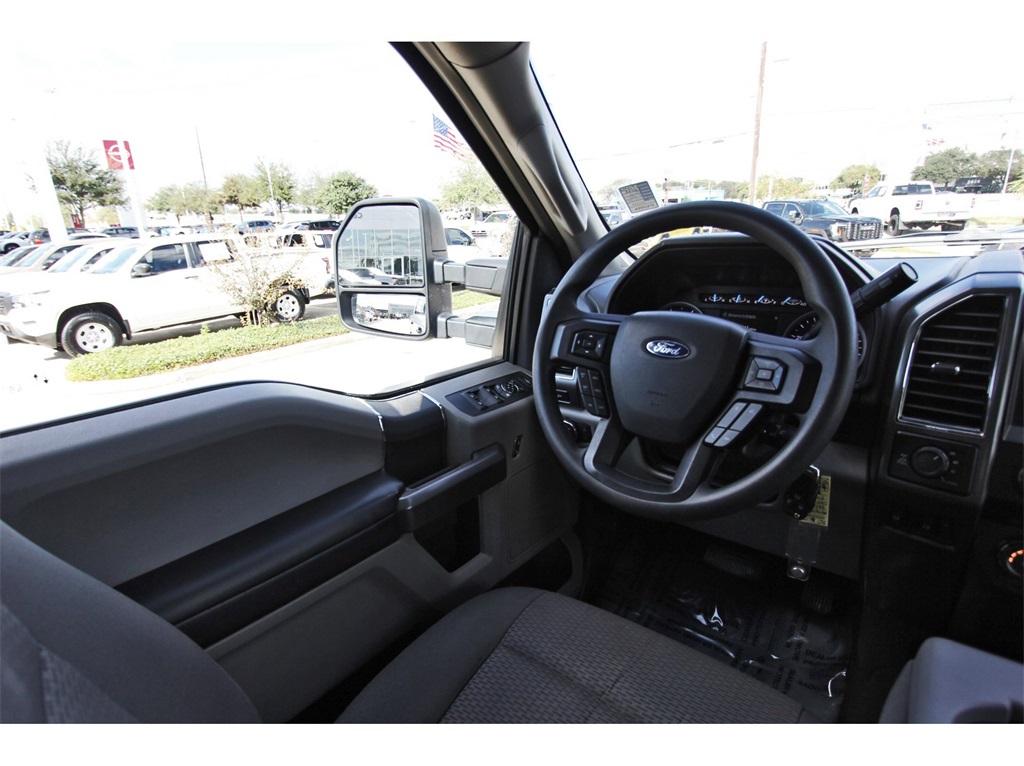 2022 Ford F-250SD XLT White at Autostrade