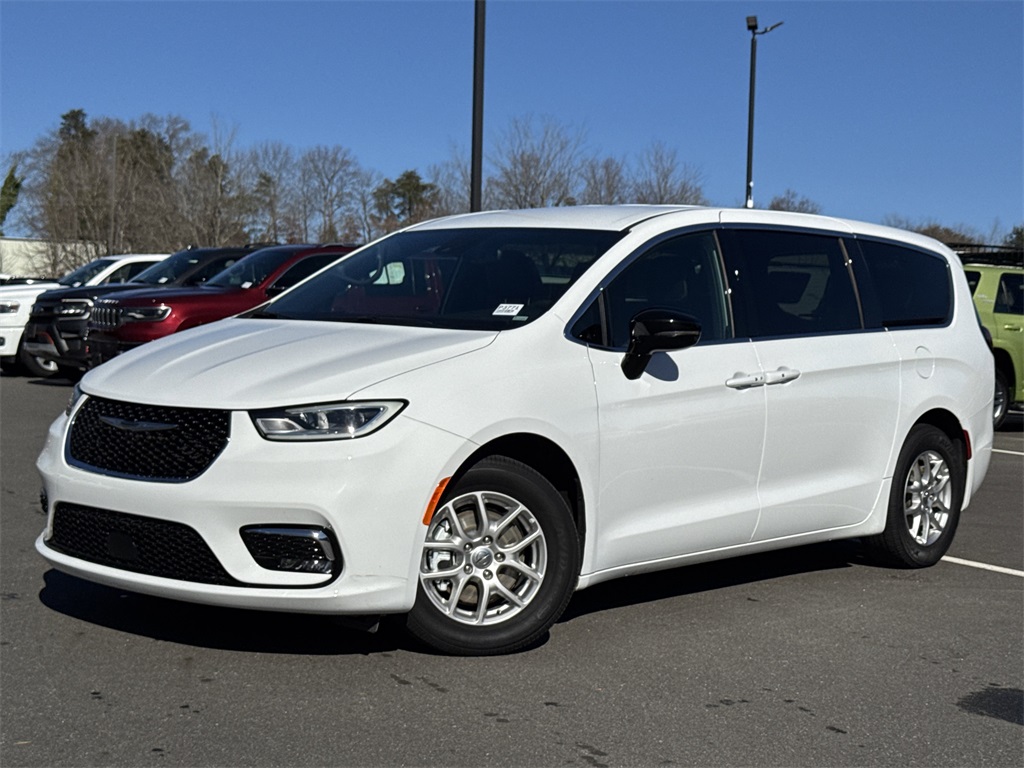 2025 Chrysler Pacifica Select FWD