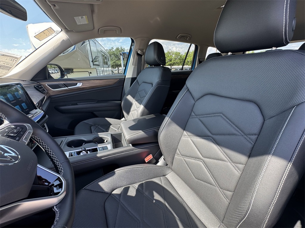 2025 Volkswagen Atlas 2.0T SE Blue at DeMontrond Auto Country