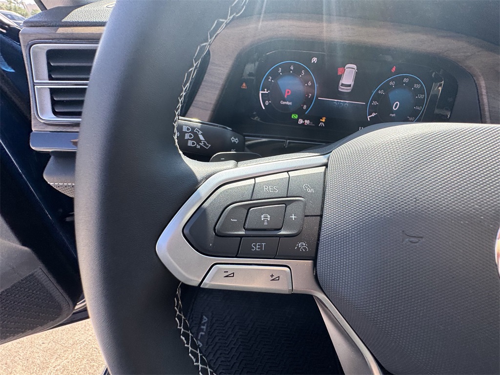 2025 Volkswagen Atlas 2.0T SE Blue at DeMontrond Auto Country