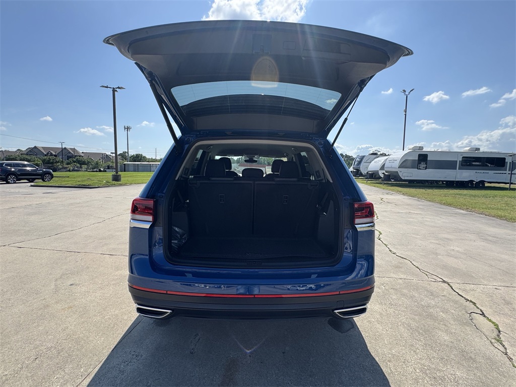 2025 Volkswagen Atlas 2.0T SE Blue at DeMontrond Auto Country