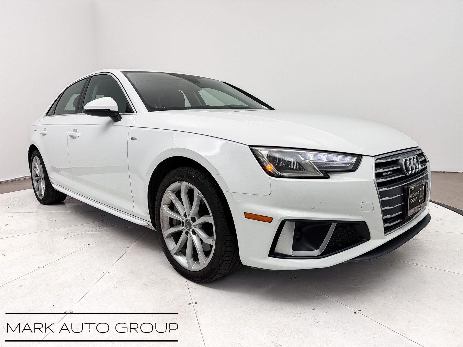 2019 Audi A4 quattro Premium Plus 45 TFSI