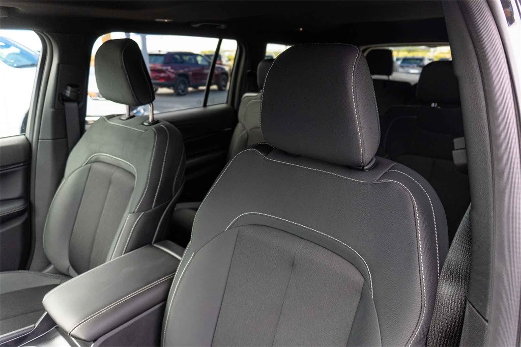 New Car 2025 Jeep Grand Cherokee L  Laredo For Sale Under $40,000 In San Marcos, Texas