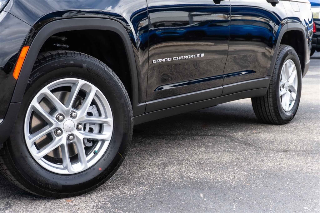 New Car 2025 Jeep Grand Cherokee L  Laredo For Sale Under $40,000 In San Marcos, Texas