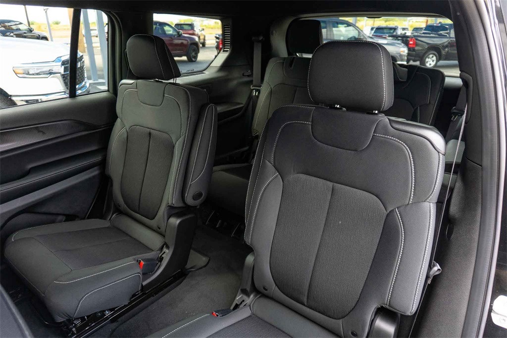 New Car 2025 Jeep Grand Cherokee L  Laredo For Sale Under $40,000 In San Marcos, Texas