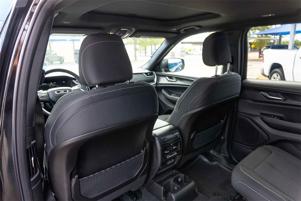 New Car 2025 Jeep Grand Cherokee L  Laredo For Sale Under $40,000 In San Marcos, Texas