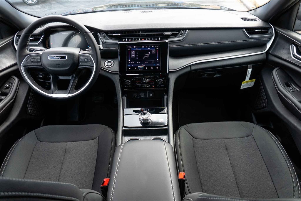 New Car 2025 Jeep Grand Cherokee L  Laredo For Sale Under $40,000 In San Marcos, Texas