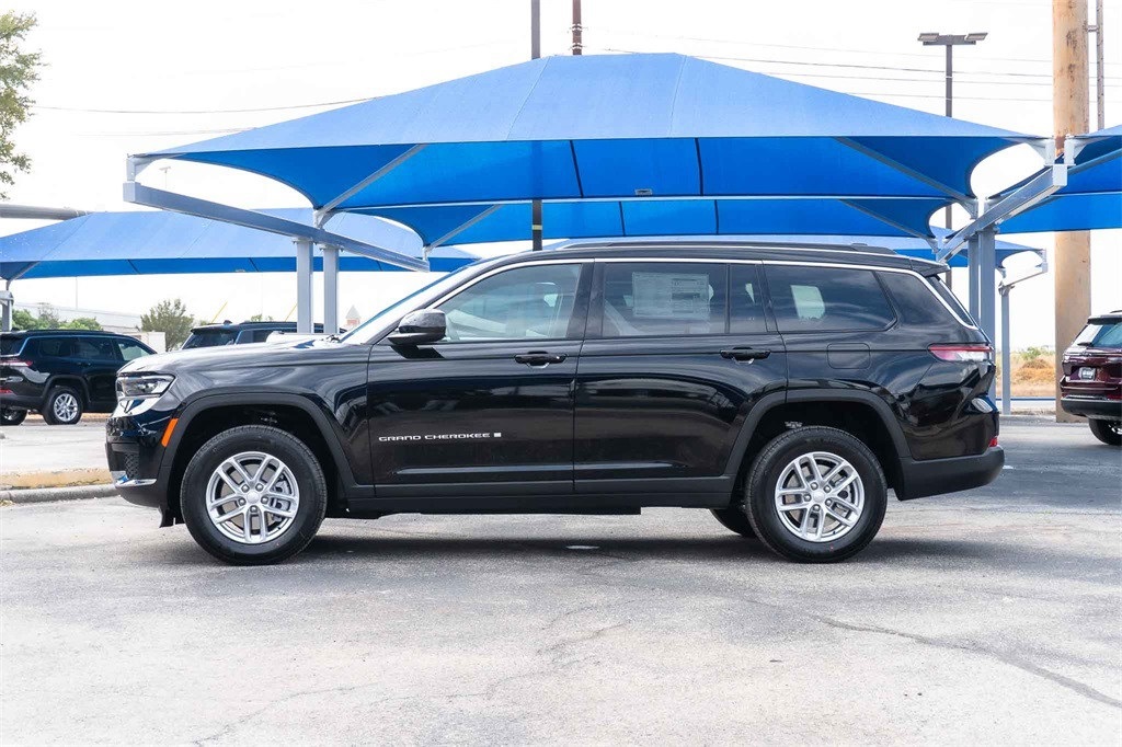 New Car 2025 Jeep Grand Cherokee L  Laredo For Sale Under $40,000 In San Marcos, Texas
