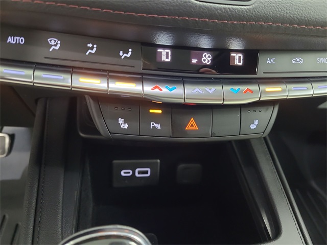2020 – Cadillac – XT4