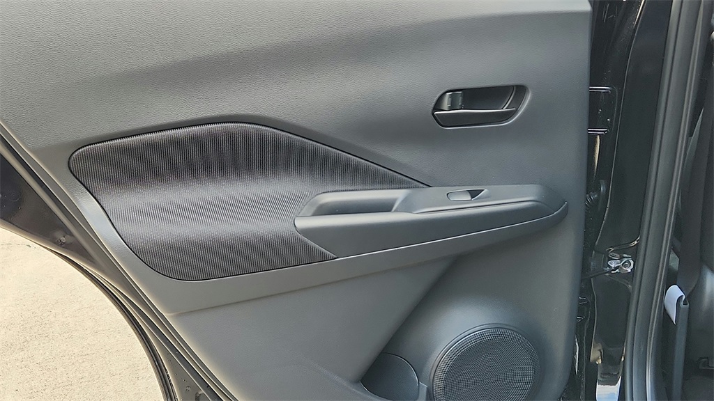 2025 Nissan Kicks Play