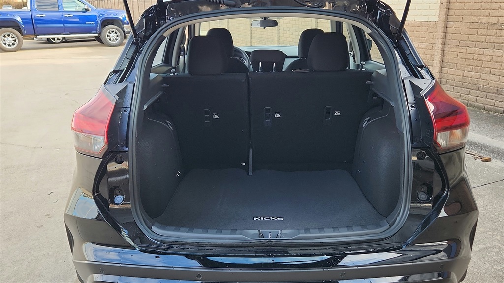 2025 Nissan Kicks Play