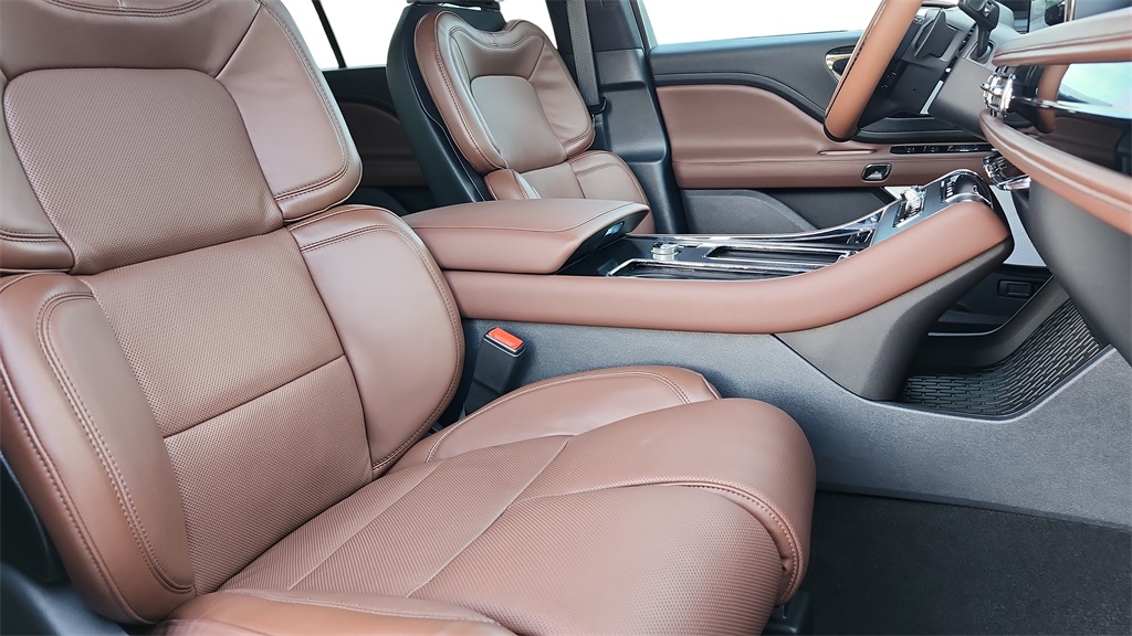 2025 Lincoln Aviator