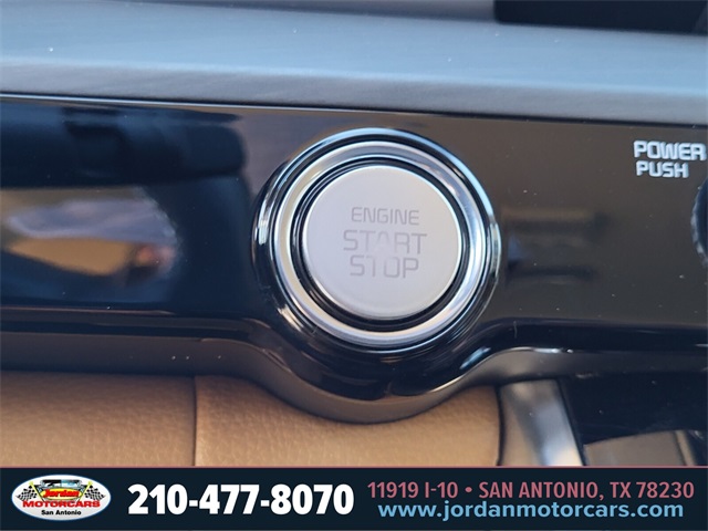 Used Car 2023 Kia Carnival  Ex For Sale Under $30,000 In San Antonio, Texas