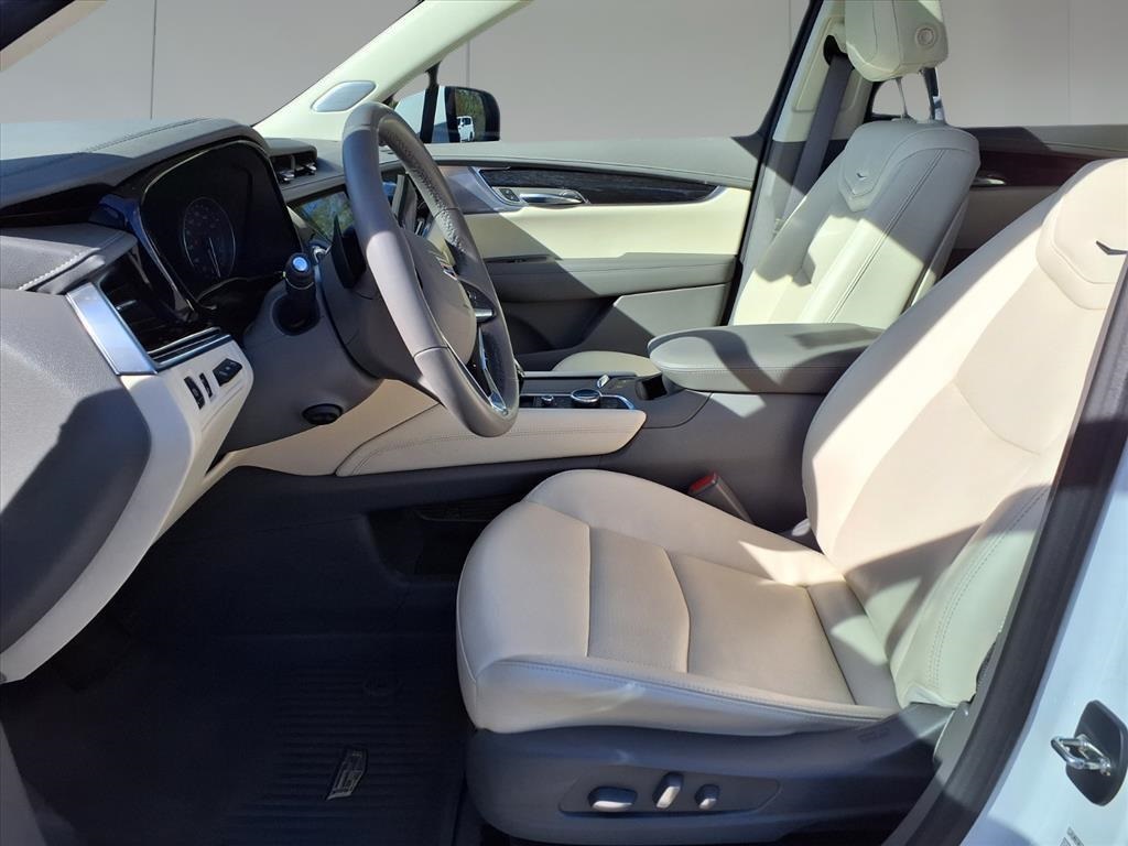 2024 Cadillac XT6 Premium Luxury White at Tom Peacock Cadillac