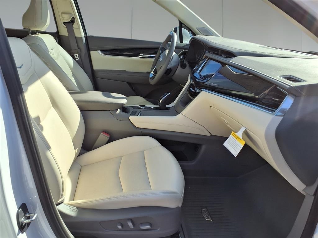 2024 Cadillac XT6 Premium Luxury White at Tom Peacock Cadillac