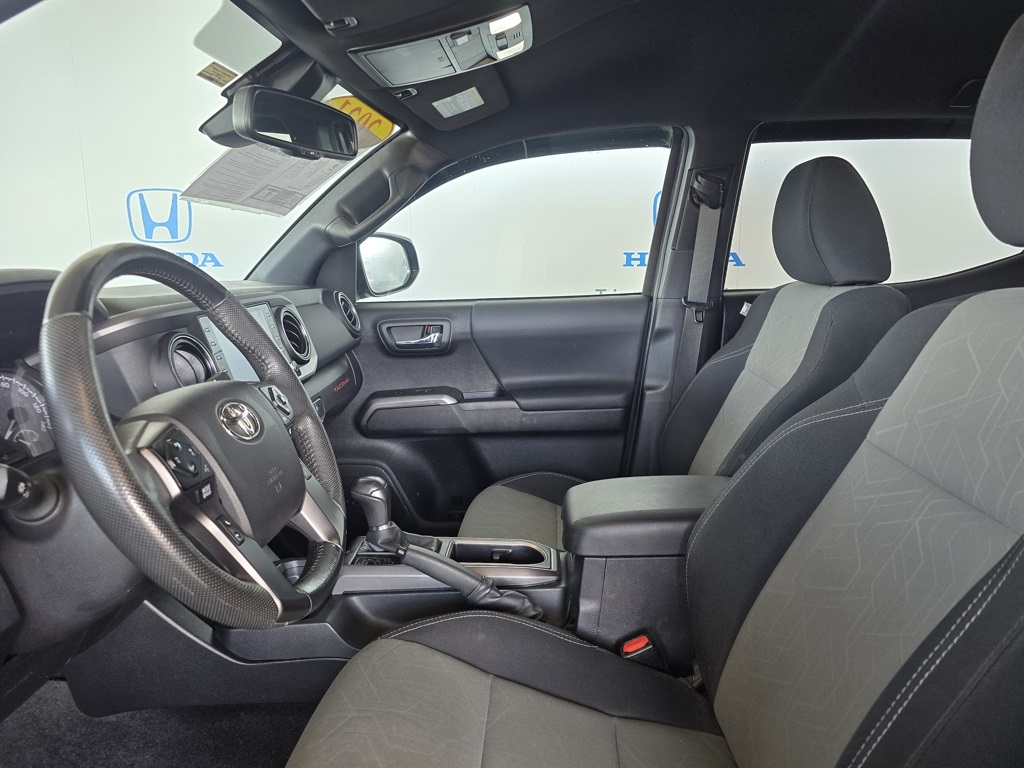 Thumbnail: 2021 Toyota Tacoma - 10