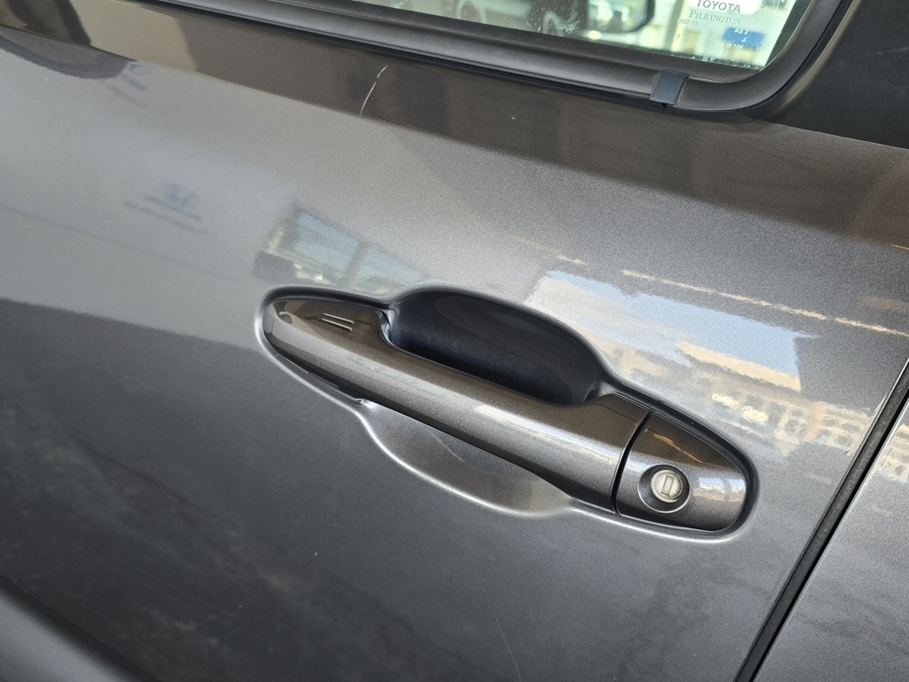 Thumbnail: 2021 Toyota Tacoma - 19