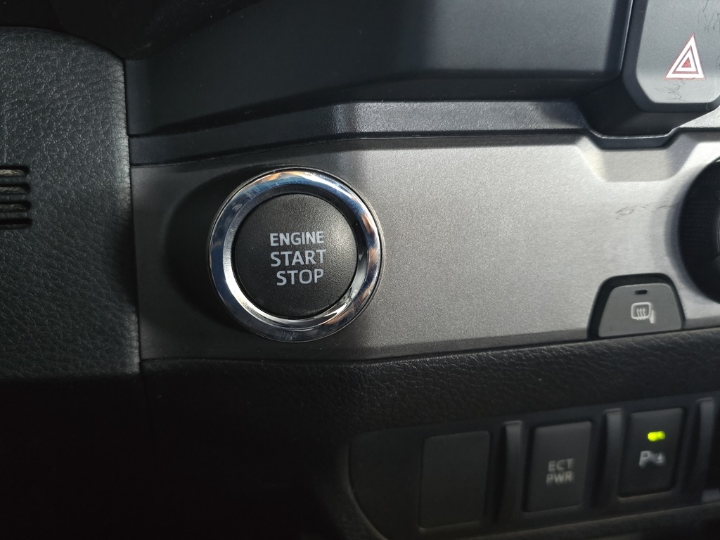 Thumbnail: 2021 Toyota Tacoma - 23